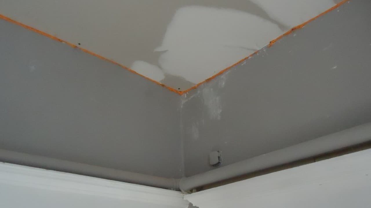 Cracks between the ceiling and the wall